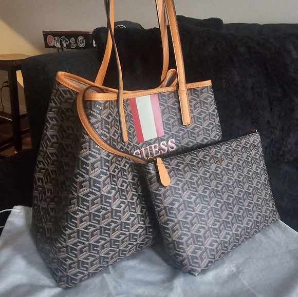 Guess Vikky Large Tote - Picture 1 of 4